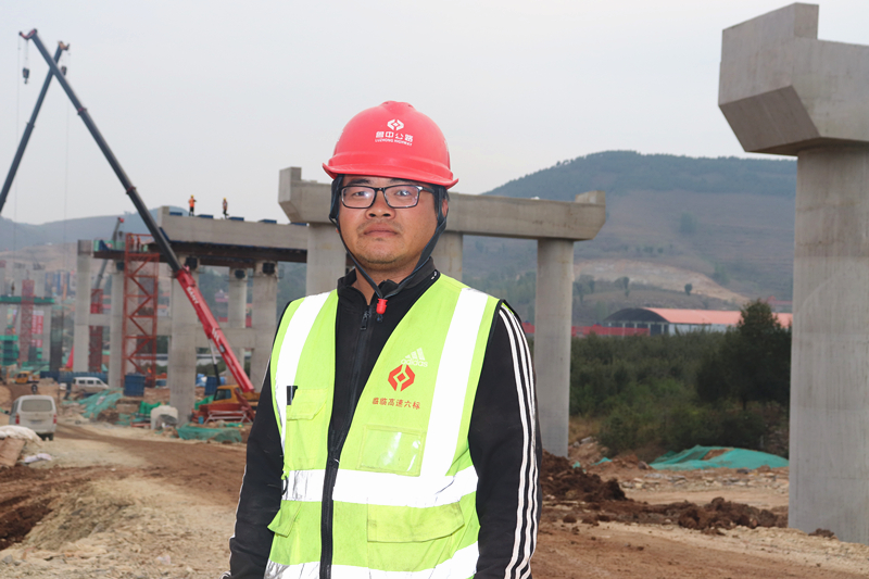 尋找最美公路人：我是革命一塊磚 哪里需要往哪搬————記臨臨高速苗莊特大橋0#-9#現(xiàn)場(chǎng)負(fù)責(zé)人賈真