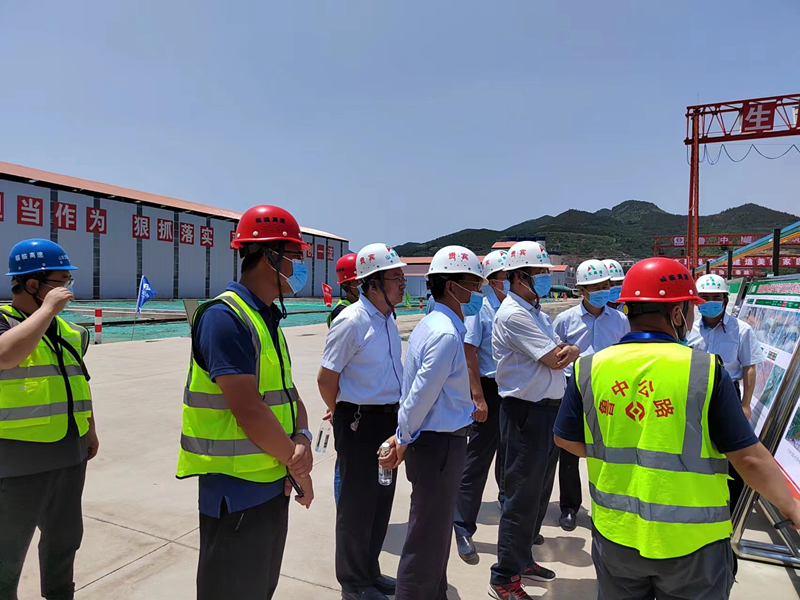 山東省交通重點建設(shè)項目推進辦蒞臨臨臨高速六標進行調(diào)研指導工作