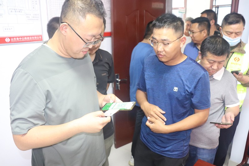 山東高速基礎(chǔ)設(shè)施建設(shè)有限公司領(lǐng)導蒞臨臨臨六標開展合同履約專項督導檢查工作