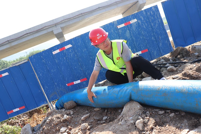 11、利用水泵對基坑抽水_副本