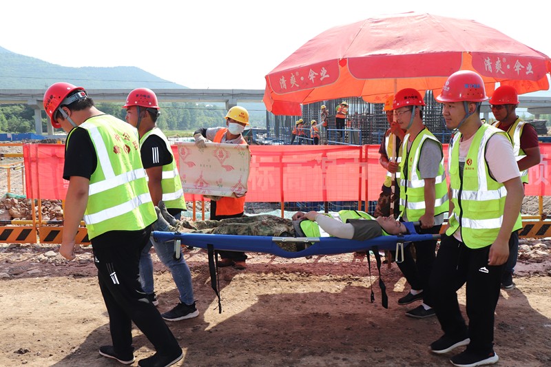 25、中暑人員送往醫(yī)院搶救，演練活動結(jié)束_副本