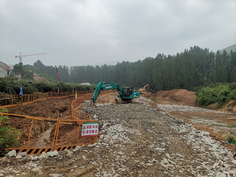 第四區(qū)域項目部魯山南互通8月份工作動態(tài)