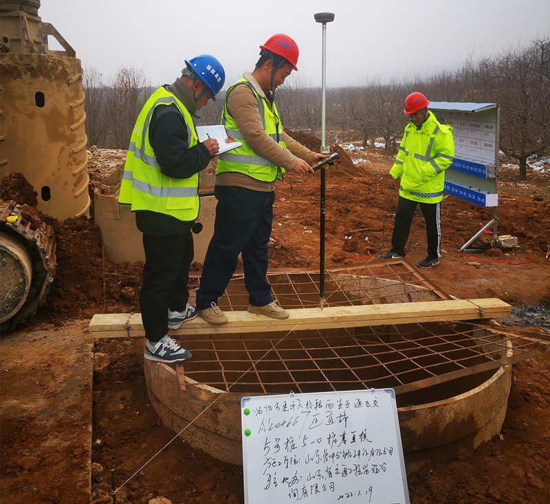 平凡崗位  默默堅(jiān)守?千錘百煉  終成鋼 ——記臨臨高速六標(biāo)測(cè)量隊(duì)長(zhǎng)工匠精神先進(jìn)事跡