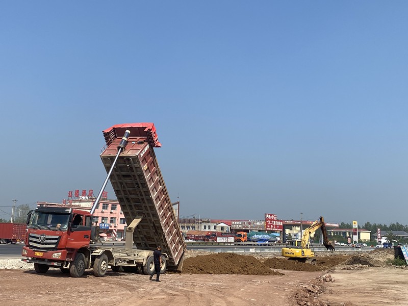 臨沂分公司忘我工作，以實干促大干