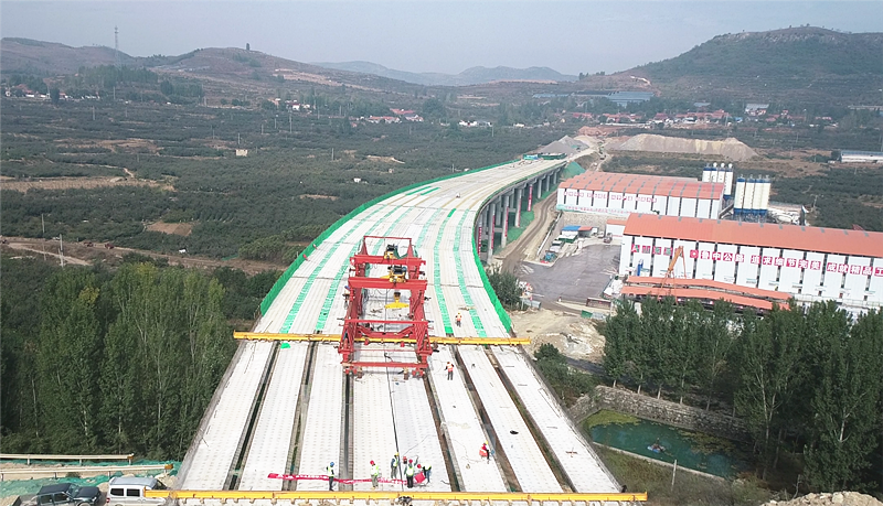 尋找最美公路人：學(xué)練結(jié)合、恪盡職守的青年公路人李軒