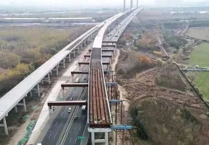 全國(guó)首條六改十二改擴(kuò)建高速公路迎新進(jìn)展