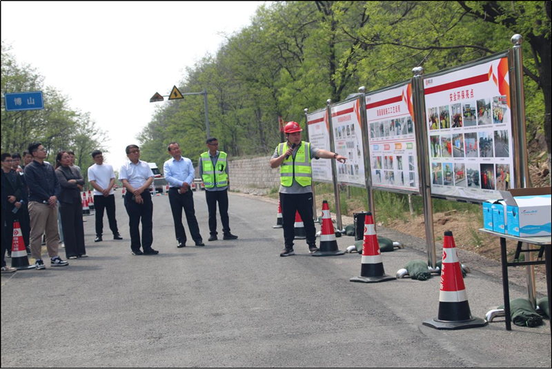 【一提三?！孔筒┦薪煌ㄟ\(yùn)輸局組織青年干部到S232張魯線博山區(qū)王家莊村至沂源縣草埠段修復(fù)養(yǎng)護(hù)工程觀摩