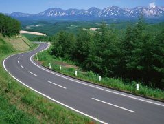 一肩責任擔風雨  兩行汗水筑精華