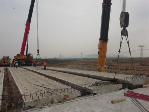 新寧項目預(yù)制箱梁全部吊裝完成