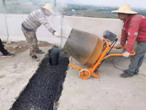 新寧TST伸縮縫完成施工任務