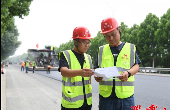 【抓作風(fēng) 創(chuàng)效益】魯中公路勞動者拼博奉獻，打造G205山深線品質(zhì)工程—— 為高質(zhì)量發(fā)展構(gòu)筑堅實的“跑道”