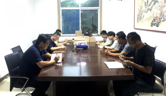 【抓作風(fēng) 創(chuàng)效益】第三工程公司沿河?xùn)|路項(xiàng)目積極展開(kāi)弱電管線(xiàn)施工