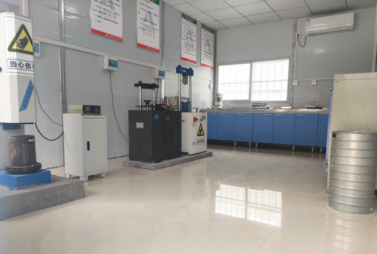 【抓作風(fēng) 創(chuàng)效益】臨臨高速六標(biāo)工地試驗(yàn)室建設(shè)及儀器標(biāo)定完成