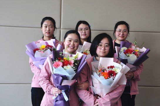 魅力女神，精彩綻放