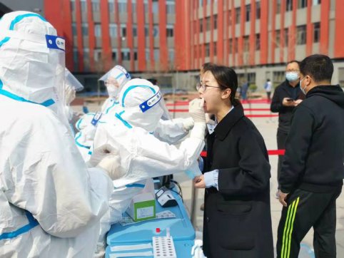 抗擊疫情——致敬最美逆行者！