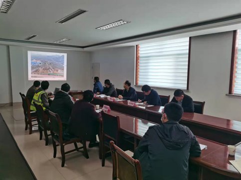 【臨臨風采】臨臨高速六標曹家頂隧道下穿X022縣道改路繞行交通組織專家評審會